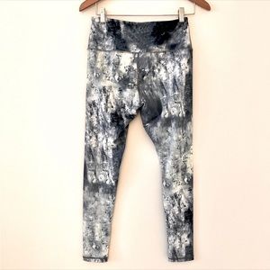 For Republic Yoga Pant
Bundle of 3 and 15% (or more) off.